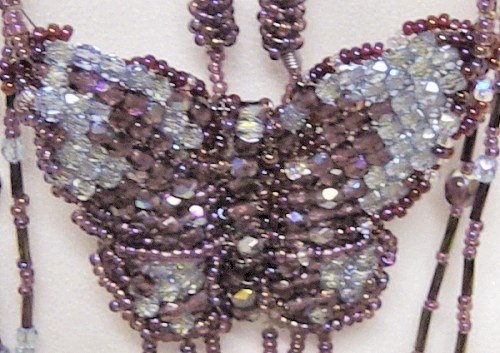 ciondolo forma farfalla perline cristalli pivette baguettes, come ricamare base microforata di metallo