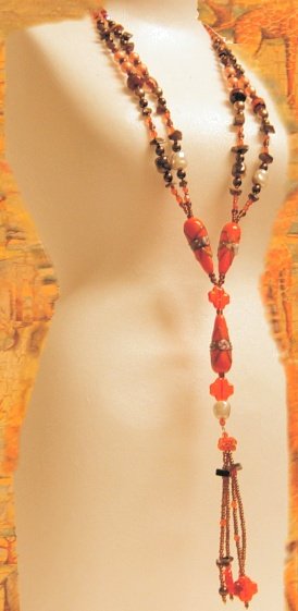 creare collane perline lunghe ciondolo goccia frange fiorellini conterie perle marroni arancione