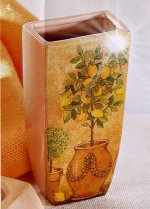 tovagliolo limoni decoupage su vaso con Deco Art Hot Gloss