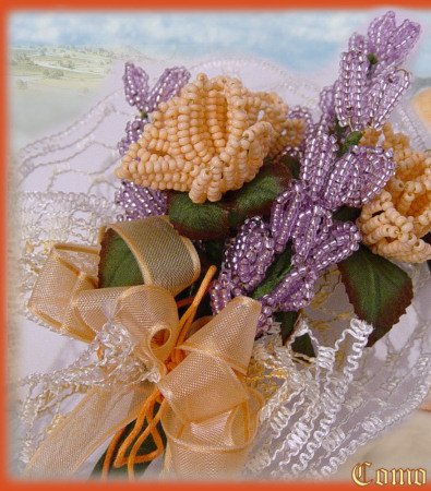 mazzolino rose lavanda perline per decorare confezionare una scatola da bomboniera con collana di bijoux bigiotteria